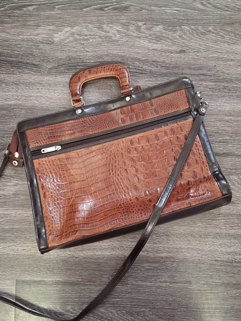 VTG MC Croc-Embossed Brown Leather Breifcase with Dark Trim And Silver Heart - Picture 8 of 16